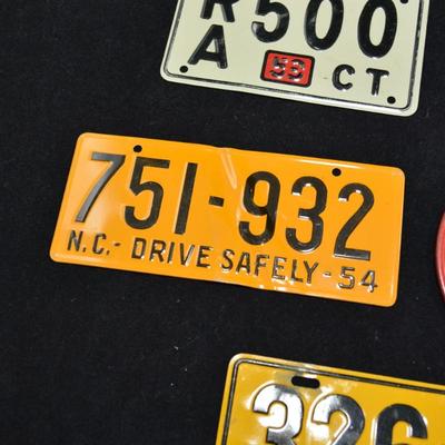 Lot of Vintage Mini License Plates & Badges