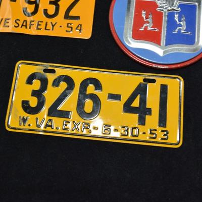 Lot of Vintage Mini License Plates & Badges