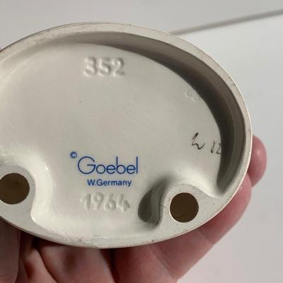 1964 Sweet Greetings Goebel Hummel Figurine