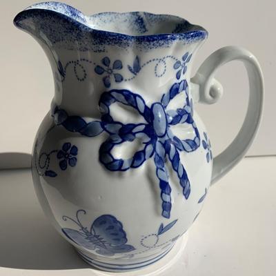 Vintage Seymour Mann China Blue 7.5â€ Pitcher