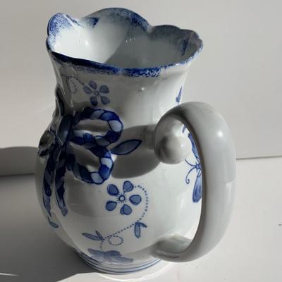 Vintage Seymour Mann China Blue 7.5â€ Pitcher