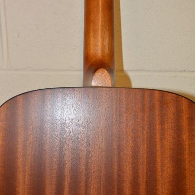 F-35 Yamaha Acoustic Guitar w/ Hard Case 43"x18"