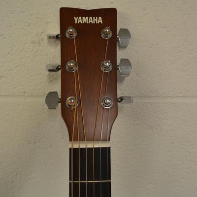 F-35 Yamaha Acoustic Guitar w/ Hard Case 43"x18"