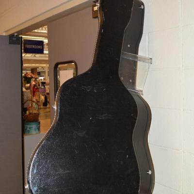 F-35 Yamaha Acoustic Guitar w/ Hard Case 43"x18"