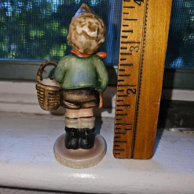 Hummel Village Boy with Basket #51