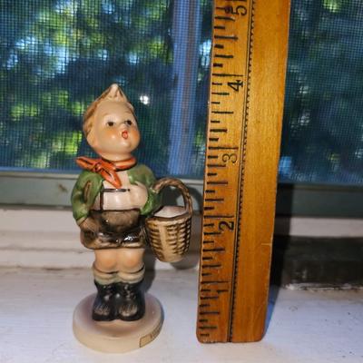 Hummel Village Boy with Basket #51