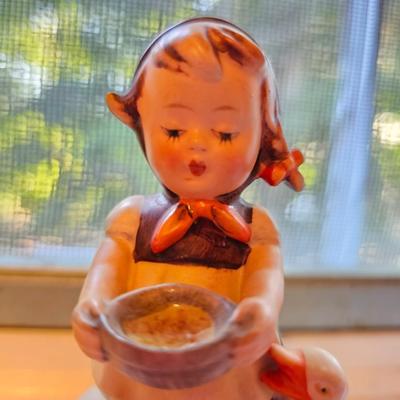 Hummel Girl and ducks "Be Patient"  4.5" tall ##197