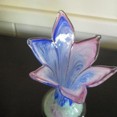 Swirl Marbleized Art Glass Flower Petal Vase - A