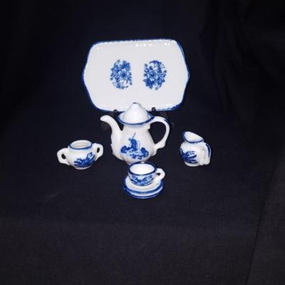 Delft Blue Miniature Tea Set