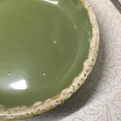 Hull ceramic pie plate