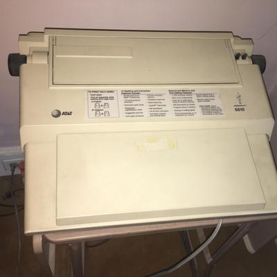 AT&T 6610 Surespell 2 Electric Typewriter Tested