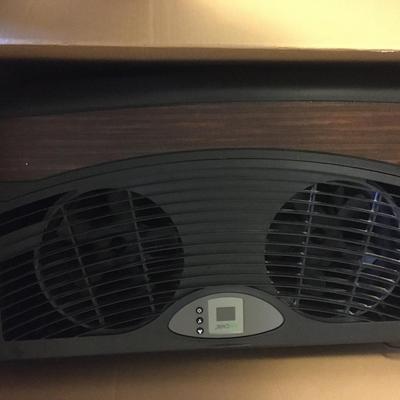 AIrCAre evaporative humidifier