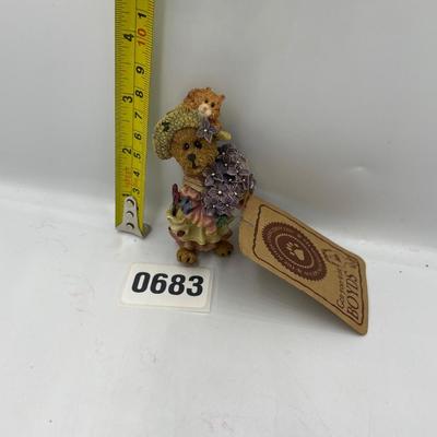 Boydâ€™s bear-Gardner with cat