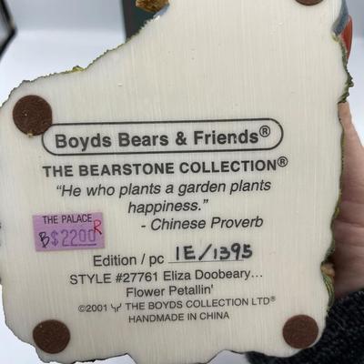Boydâ€™s bear-he who plants a garden