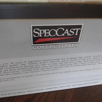 SpecCast Gehl 700 Harvester Diecast Metal Replica in Original Box