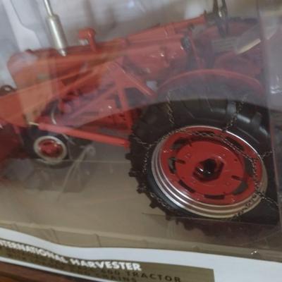 SpecCast IH Farmall 400 Tractor with Front End Loader and Chains Diecast Model with Original Box