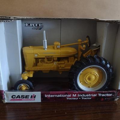 ERTL Case International M Industrial Tractor Diecast Model in Original Box