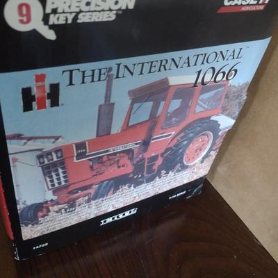 ERTL The International 1066 Diecast Tractor Precision Key Series in Original Box