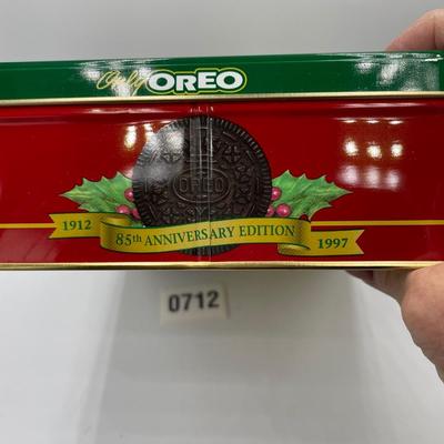 Oreo Christmas tin