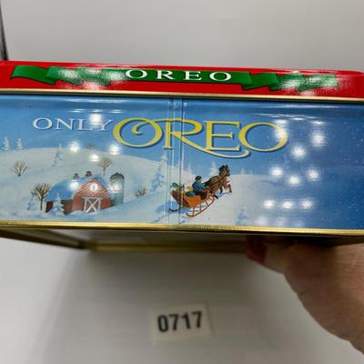 Oreo Christmas tin