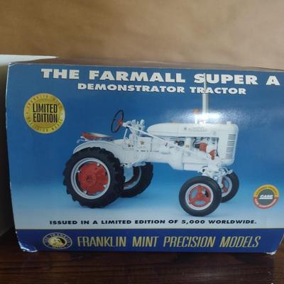 Franklin Mint The Farmall Super A Demonstrator Tractor Diecast Model in Original Box