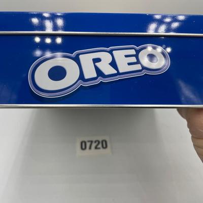 Oreo cookie tin