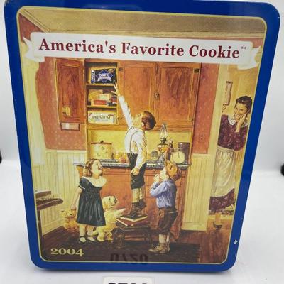 Oreo cookie tin