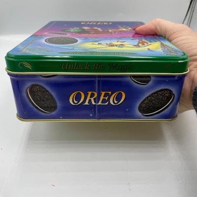 Oreo Christmas tin