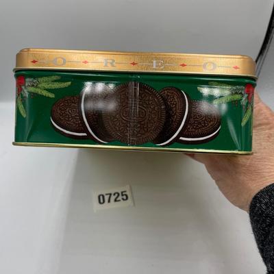 Oreo Christmas tin
