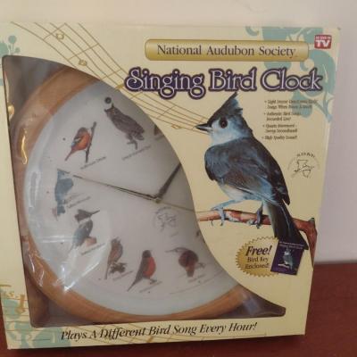 National Audobon Society Singing Bird Clock in Original Box