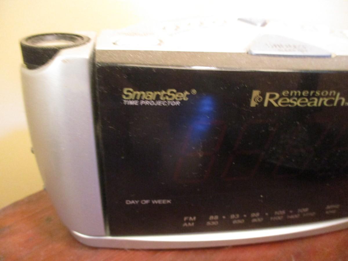 Smart Set Emerson Research Alarm Clock D