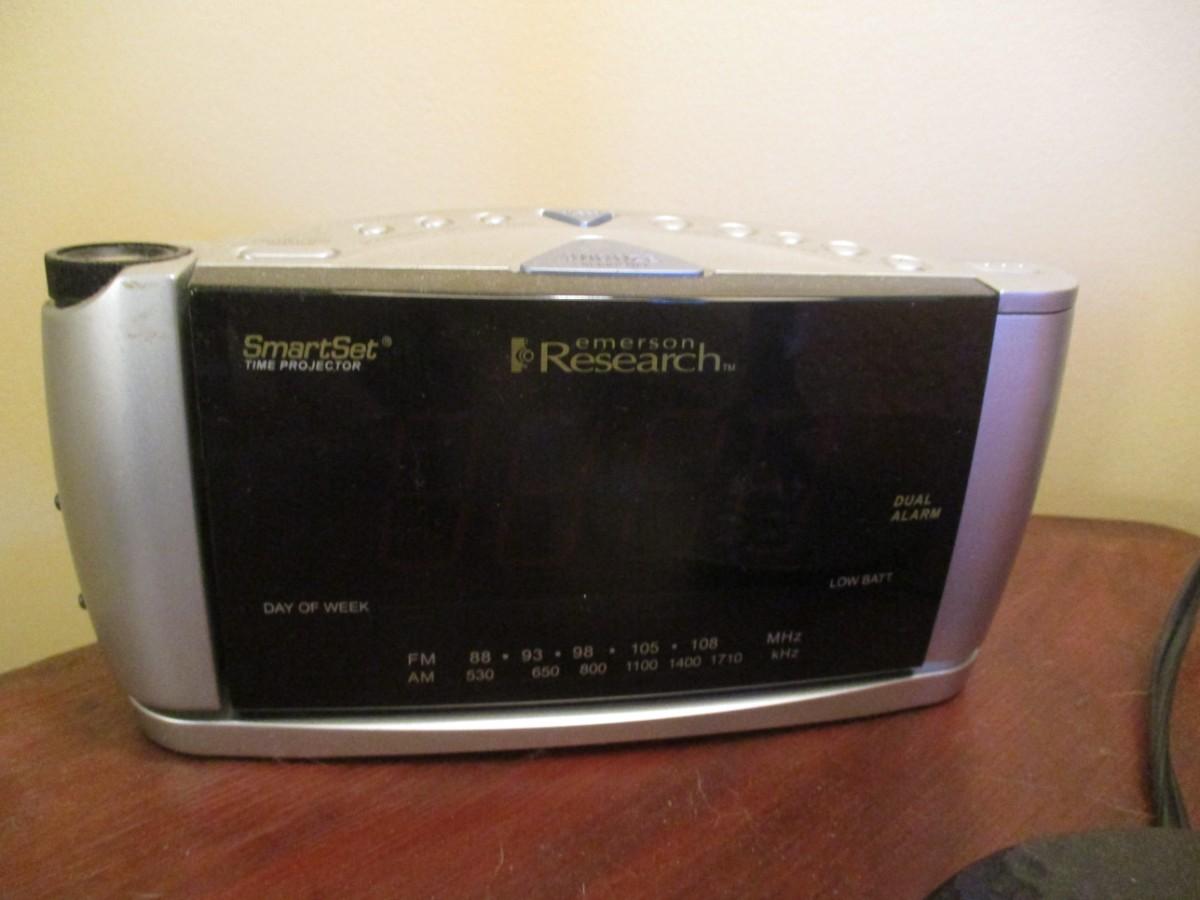 Smart Set Emerson Research Alarm Clock D