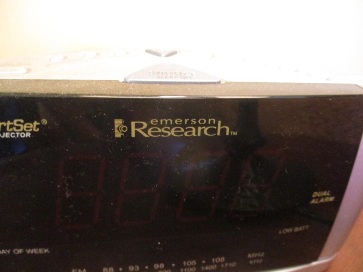 Smart Set Emerson Research Alarm Clock D