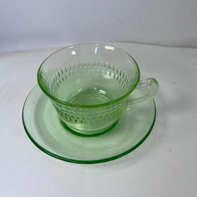 Uranium green glow  Glass set two hen scratch  tea coffee cups and plain saucers