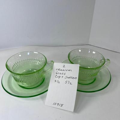 Uranium green glow  Glass set two hen scratch  tea coffee cups and plain saucers