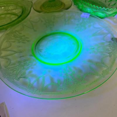 Large lot 17 pieces uranium Glow Glass, Plates, Bowls, Cake trays