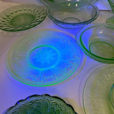 Large lot 17 pieces uranium Glow Glass, Plates, Bowls, Cake trays