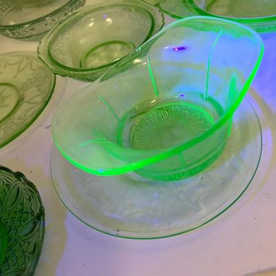 Large lot 17 pieces uranium Glow Glass, Plates, Bowls, Cake trays