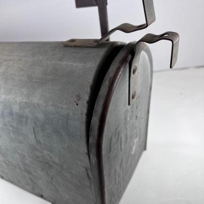 U.S, Steel metal Mailbox with flag