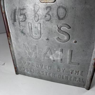 U.S, Steel metal Mailbox with flag