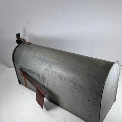 U.S, Steel metal Mailbox with flag