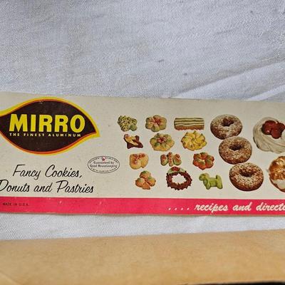 Vintage Mirro Fancy Cookie Maker