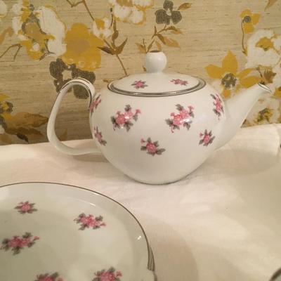 Noritake Palace Rose snack set