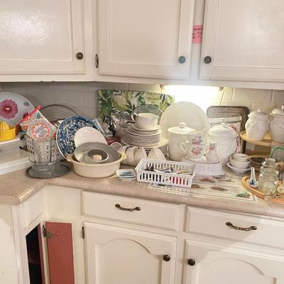 Lot 7: Kitchen Selection (Right Side)