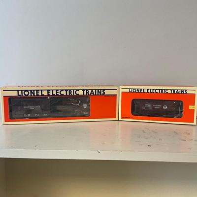1776 Lionel Electric Trains Pennsylvania Ore Car & PA. Stock Car with Loader