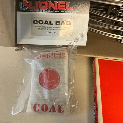 US1790 Lionel Tunnel Portals, Coal Bag and O Gauge 90Â° Crossover