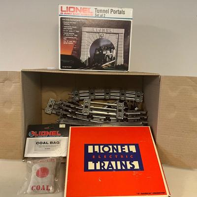 US1790 Lionel Tunnel Portals, Coal Bag and O Gauge 90Â° Crossover
