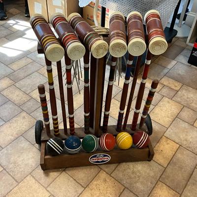 US1805 Vintage Skowhegan Croquet Set on Wheels
