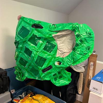 US1811 Large Tub of INTEX Pool Inflatables