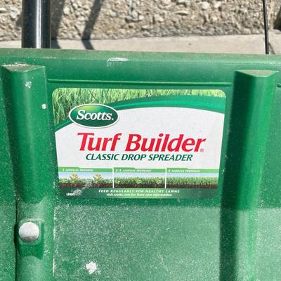 Scottâ€™s Turf Builder Classic Drop Lawn Spreader